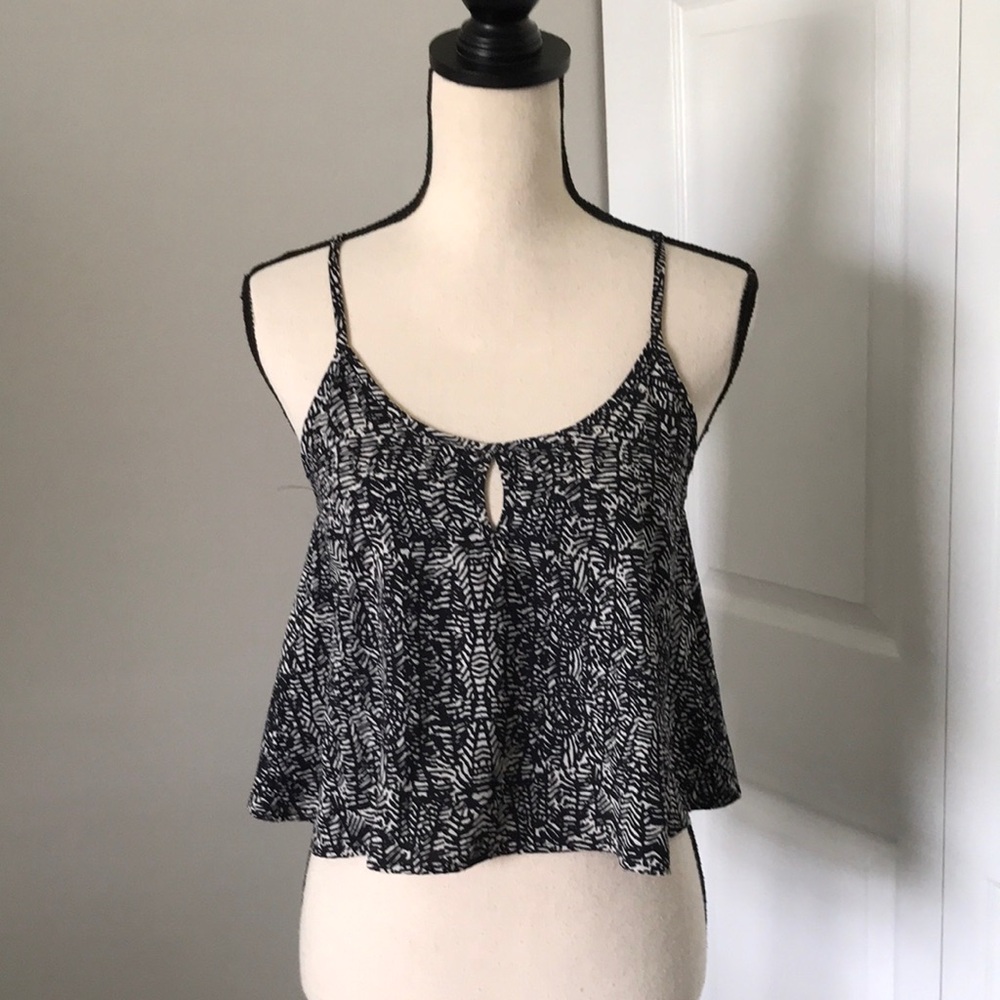 LULUS Black Print Keyhole Crop Tank | S